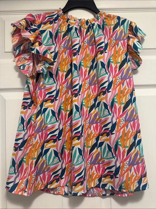 Tops - Printed Round Neck Cap Sleeve Blouse size Large